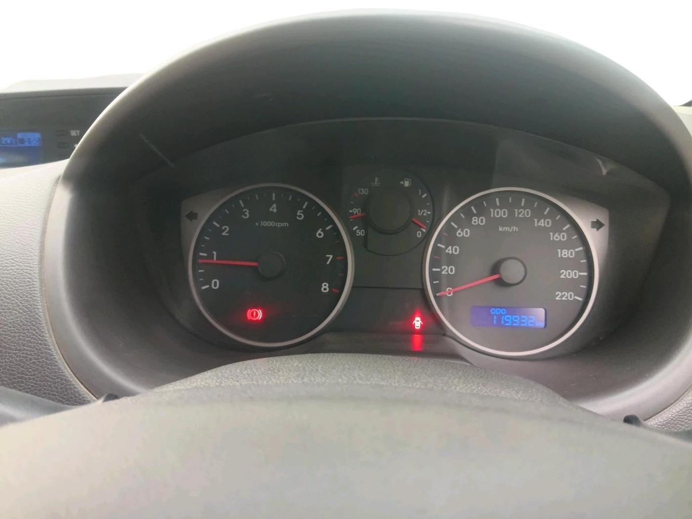 2013 Hyundai i20 MAGNA (O) 1.2, Petrol, Manual, 1,19,932 km, interior