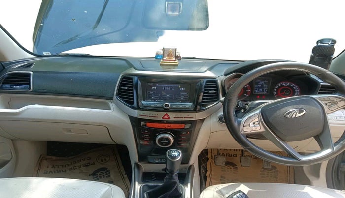 2019 Mahindra XUV300 W8 (O) 1.2 PETROL, Petrol, Manual, 1,18,341 km, interior