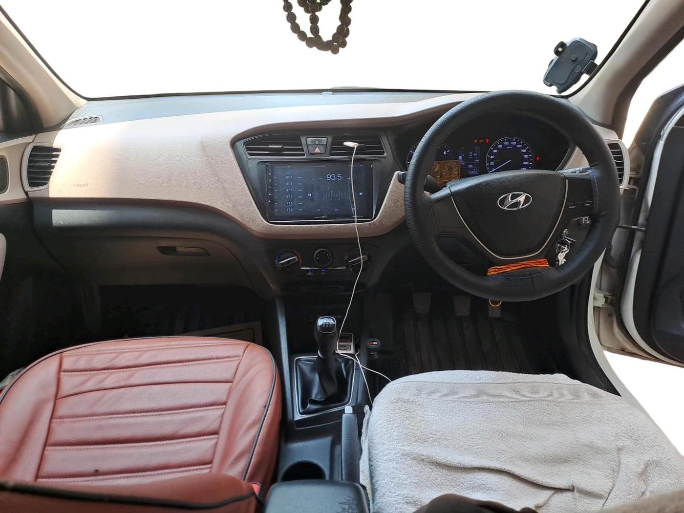 2017 Hyundai Elite i20 MAGNA EXECUTIVE 1.2, CNG, Manual, 72,203 km, interior