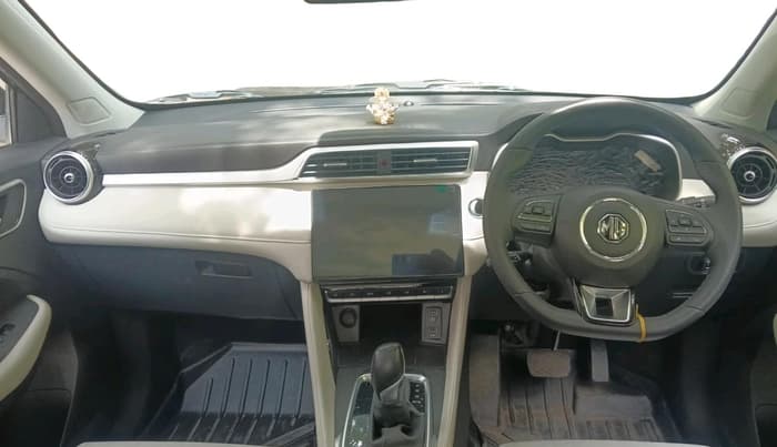 2024 MG ASTOR Select 1.5 CVT (Ivory), Petrol, Automatic, 8,137 km, interior