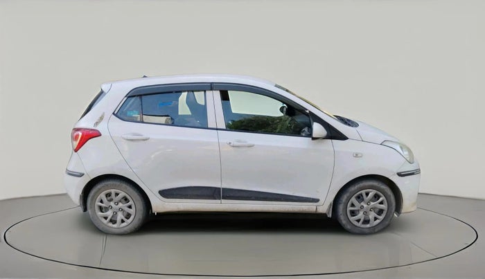 2017 Hyundai Grand i10 MAGNA 1.2 KAPPA VTVT, Petrol, Manual, 1,21,663 km, exterior