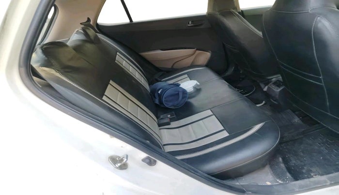 2017 Hyundai Grand i10 MAGNA 1.2 KAPPA VTVT, Petrol, Manual, 1,21,663 km, interior