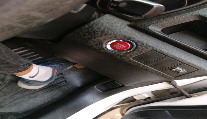 2016 Honda BR-V 1.5L I- DTEC V, Diesel, Manual, 1,20,157 km, interior