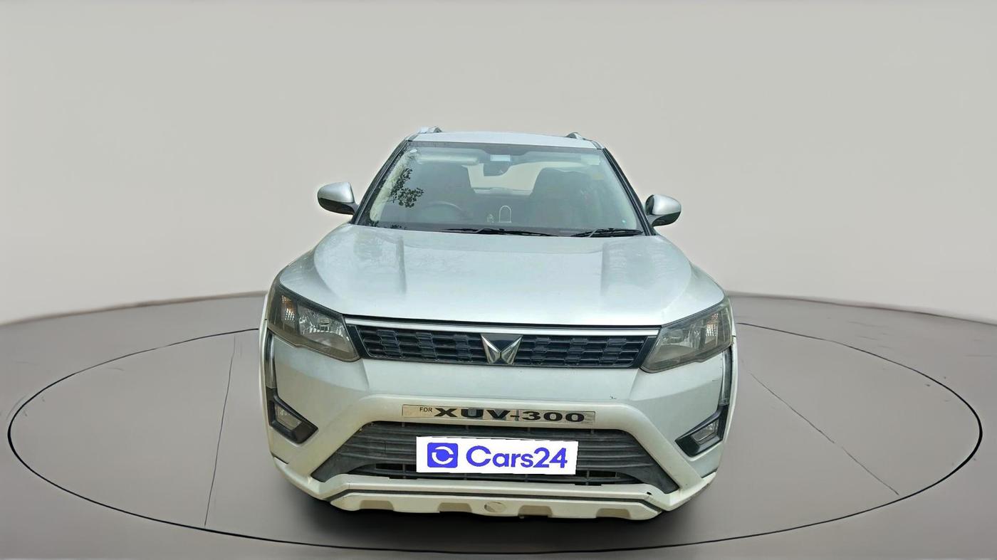 2022 Mahindra XUV300 W4 1.5 DIESEL, Diesel, Manual, 72,773 km, exterior
