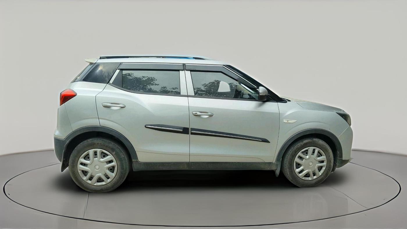 2022 Mahindra XUV300 W4 1.5 DIESEL, Diesel, Manual, 72,773 km, exterior