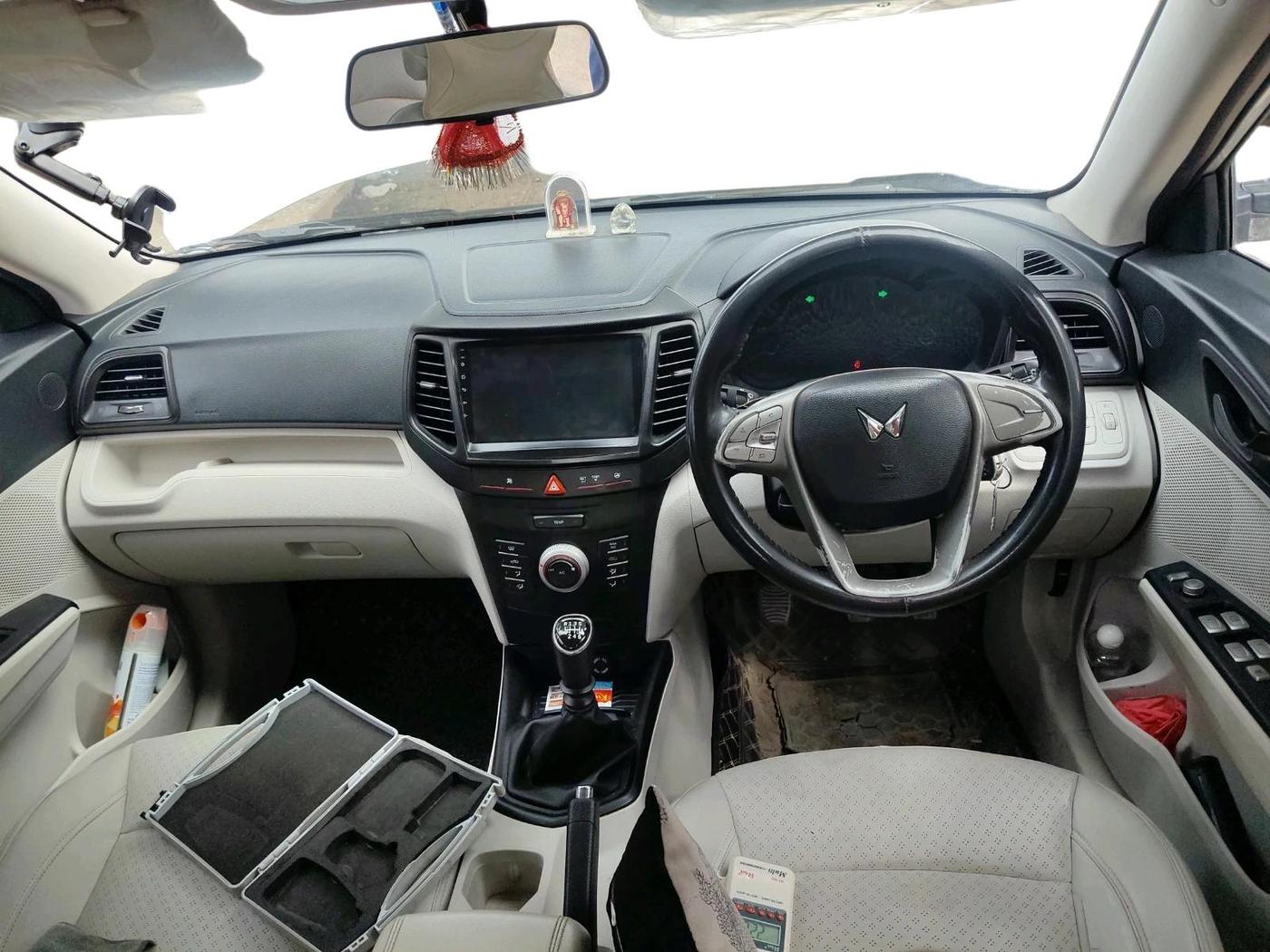 2022 Mahindra XUV300 W4 1.5 DIESEL, Diesel, Manual, 72,773 km, interior