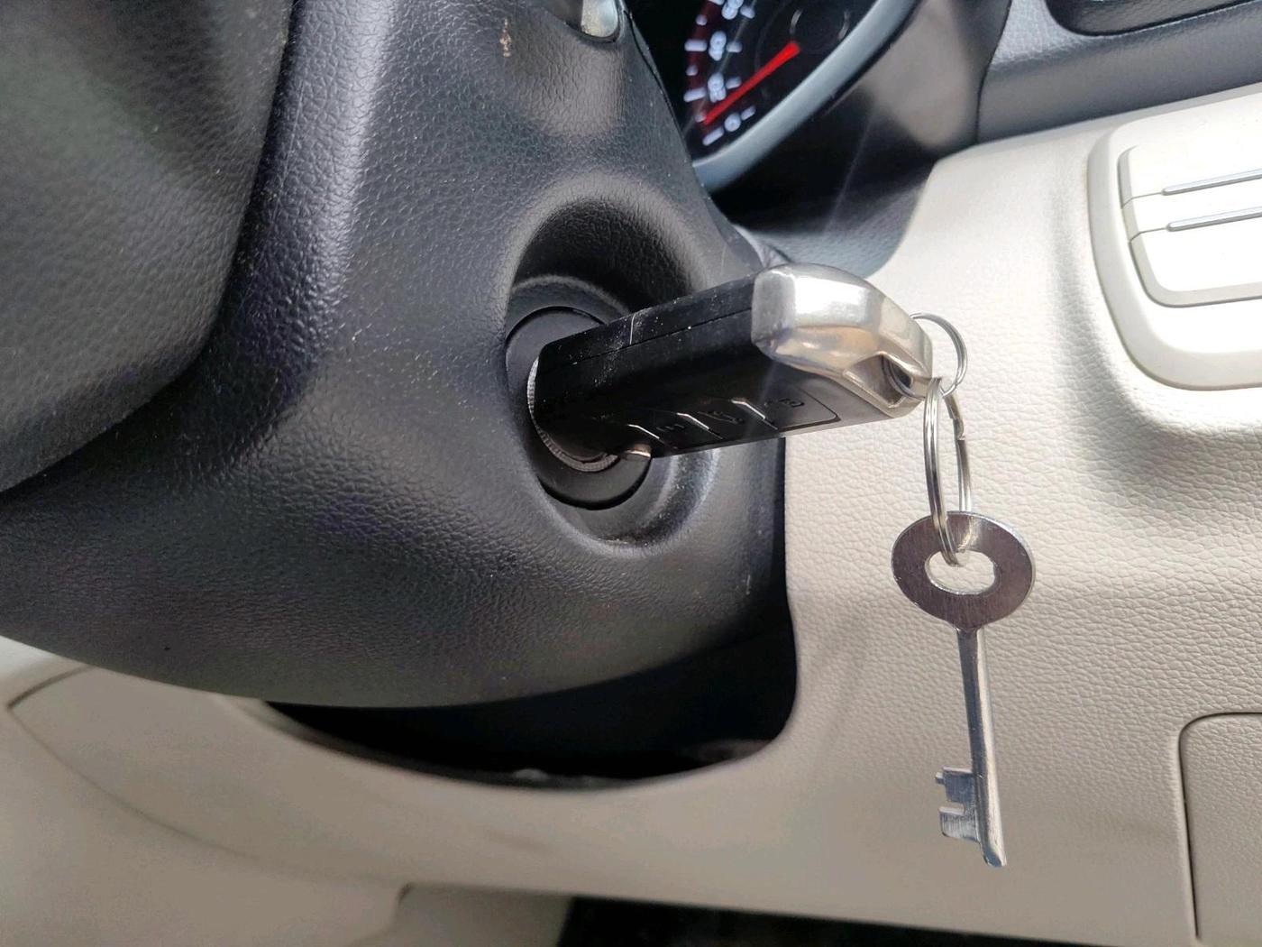 2022 Mahindra XUV300 W4 1.5 DIESEL, Diesel, Manual, 72,773 km, interior