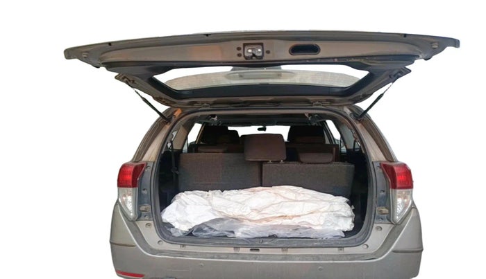 2018 Toyota Innova Crysta 2.4 GX 8 STR, Diesel, Manual, 70,517 km, exterior