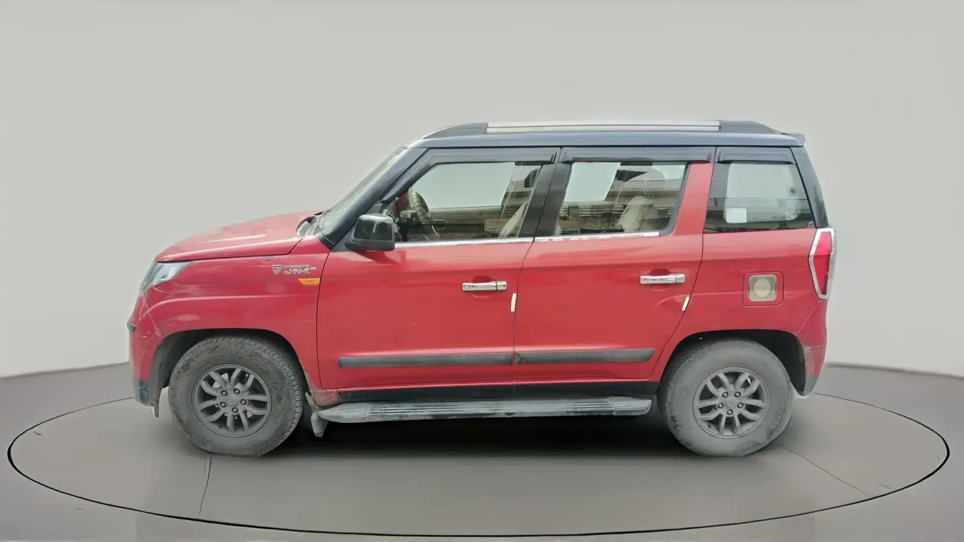 2018 Mahindra TUV300 T10 DUAL TONE, Diesel, Manual, 74,483 km, exterior