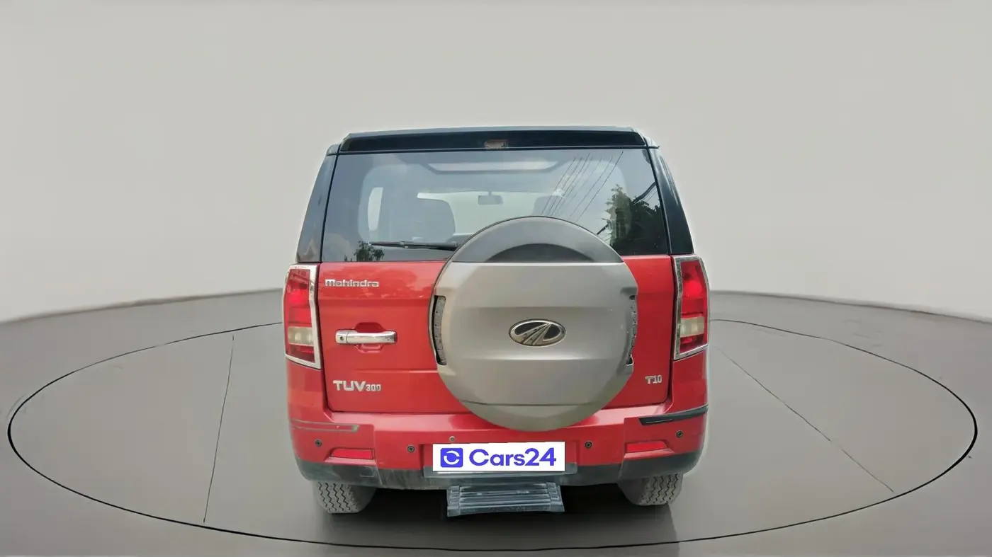 2018 Mahindra TUV300 T10 DUAL TONE, Diesel, Manual, 74,483 km, exterior