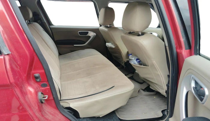 2018 Mahindra TUV300 T10 DUAL TONE, Diesel, Manual, 74,483 km, interior