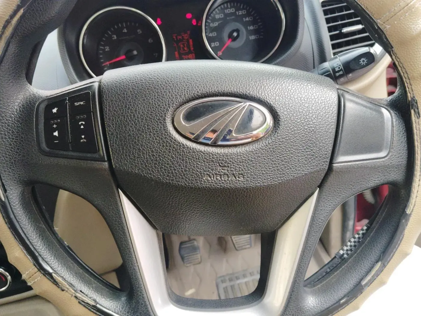 2018 Mahindra TUV300 T10 DUAL TONE, Diesel, Manual, 74,483 km, interior