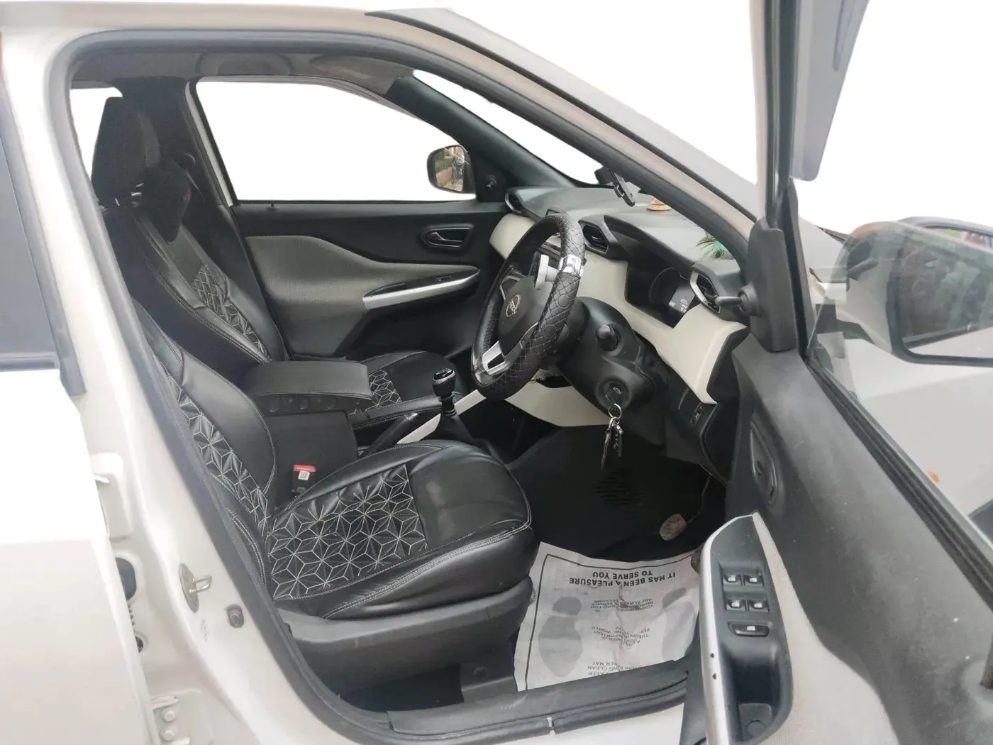 2022 Nissan MAGNITE XE, Petrol, Manual, 59,723 km, interior