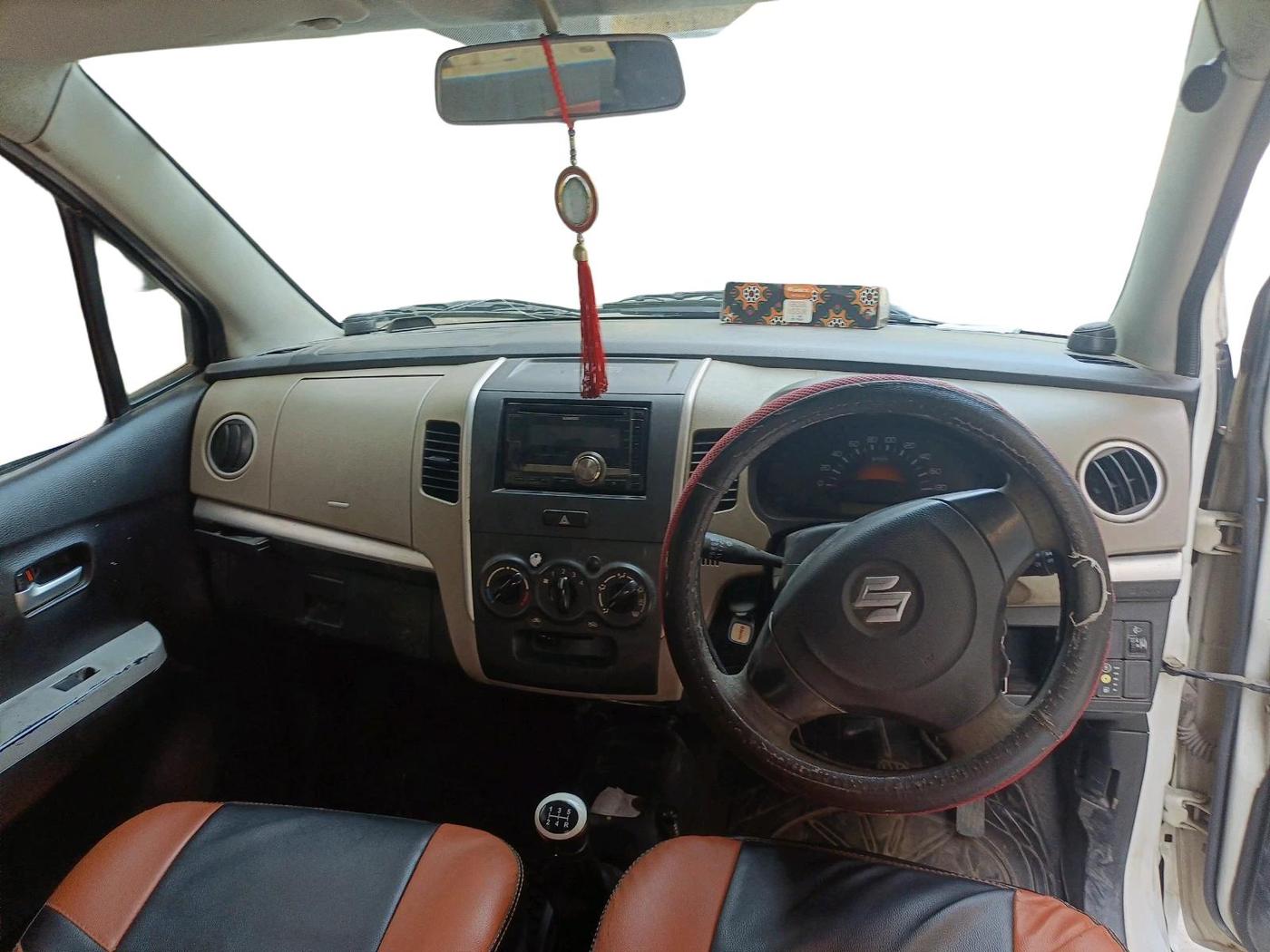 2013 Maruti Wagon R 1.0 LXI CNG, CNG, Manual, 1,13,290 km, interior