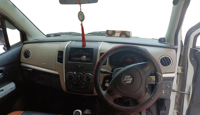 2013 Maruti Wagon R 1.0 LXI CNG, CNG, Manual, 1,13,290 km, interior