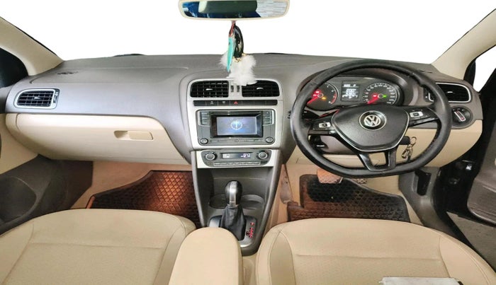 2017 Volkswagen Vento HIGHLINE PETROL AT, Petrol, Automatic, 1,51,897 km, interior