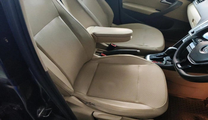 2017 Volkswagen Vento HIGHLINE PETROL AT, Petrol, Automatic, 1,51,897 km, interior