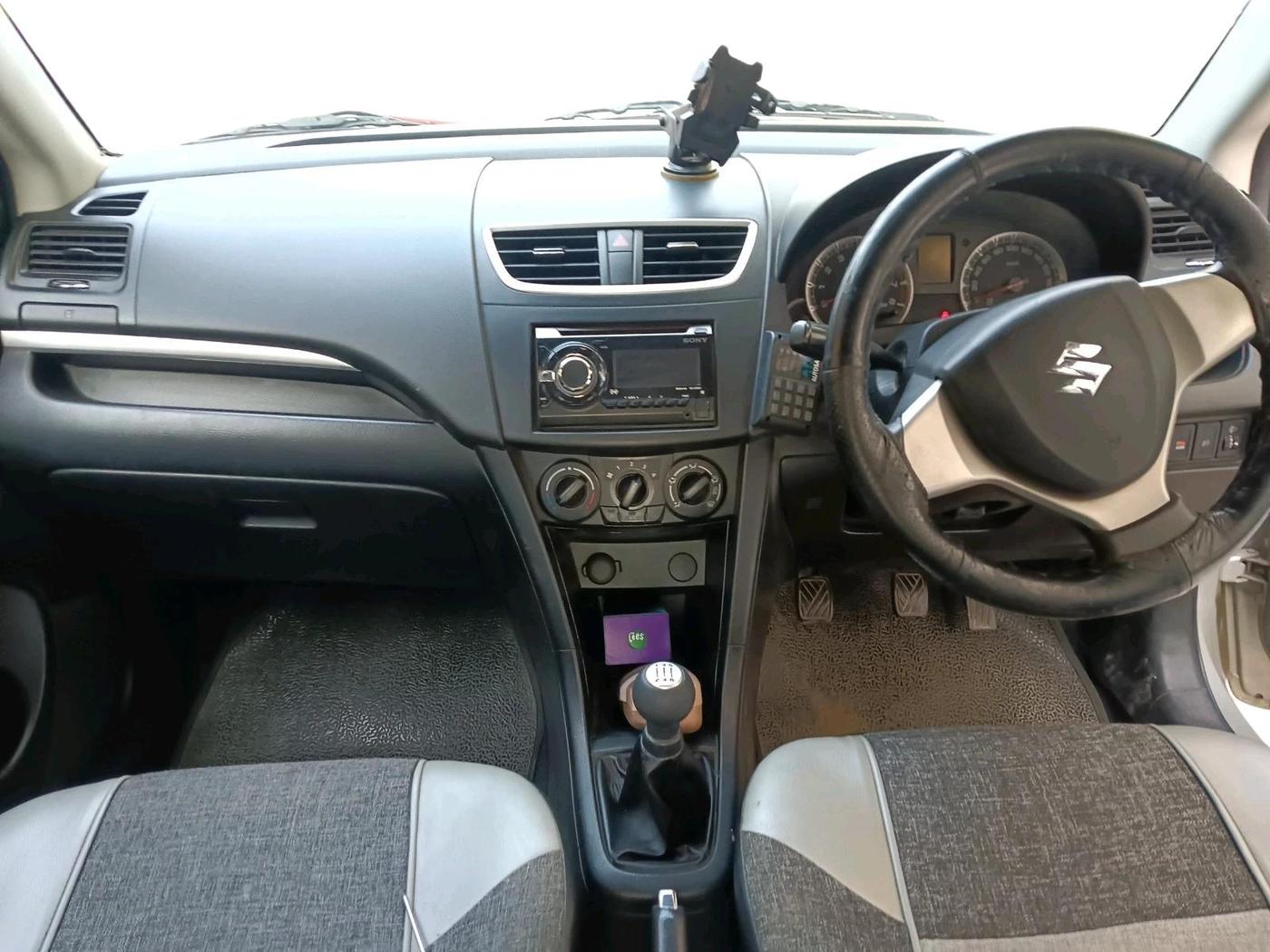 2013 Maruti Swift VXI, Petrol, Manual, 32,106 km, interior