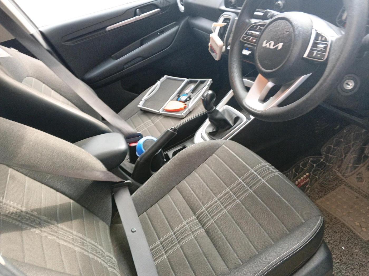 2025 KIA SONET HTK (O) 1.2 Petrol MT, Petrol, Manual, 16,882 km, interior