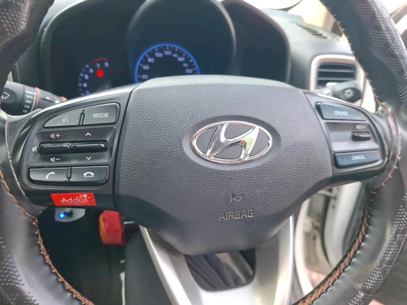 2020 Hyundai VENUE SX 1.0 TURBO, Petrol, Manual, 66,834 km, interior