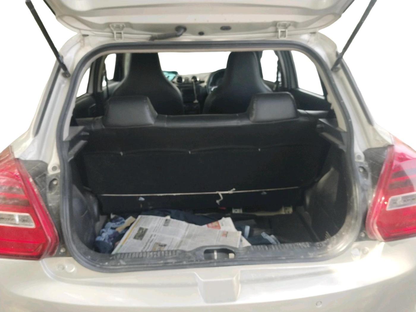 2021 Maruti Swift LXI, Petrol, Manual, 65,907 km, exterior