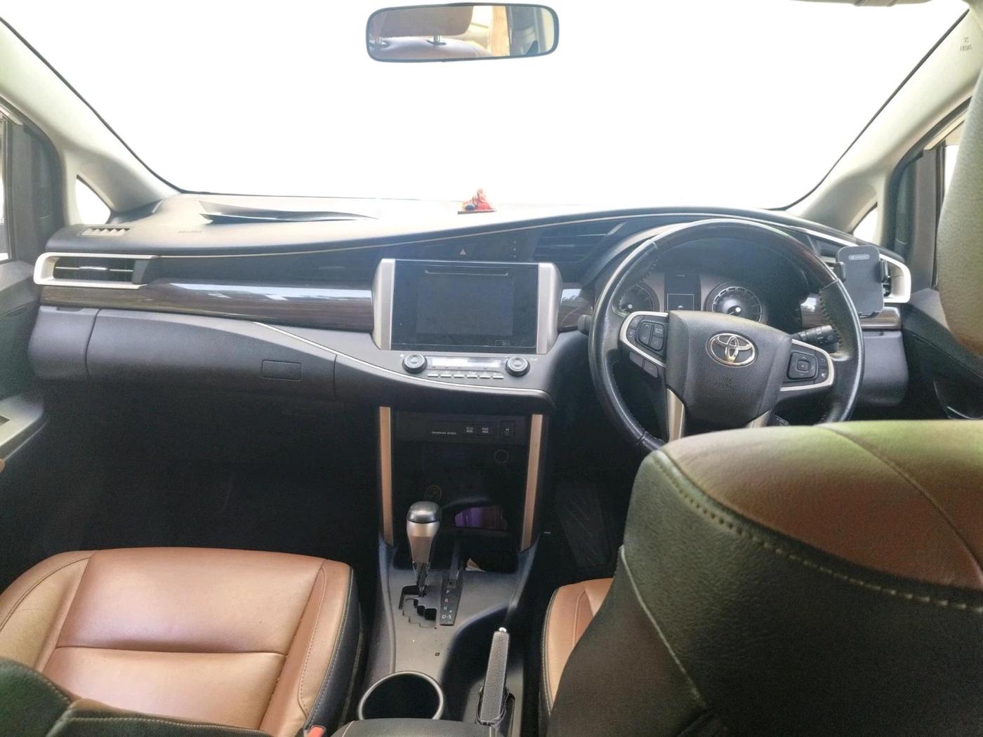 2016 Toyota Innova Crysta 2.7 ZX AT 7 STR, Petrol, Automatic, 75,558 km, interior