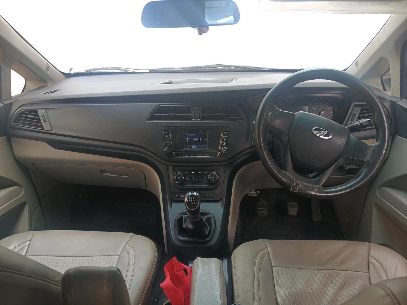 2019 Mahindra MARAZZO M4 7 STR, Diesel, Manual, 1,22,098 km, interior