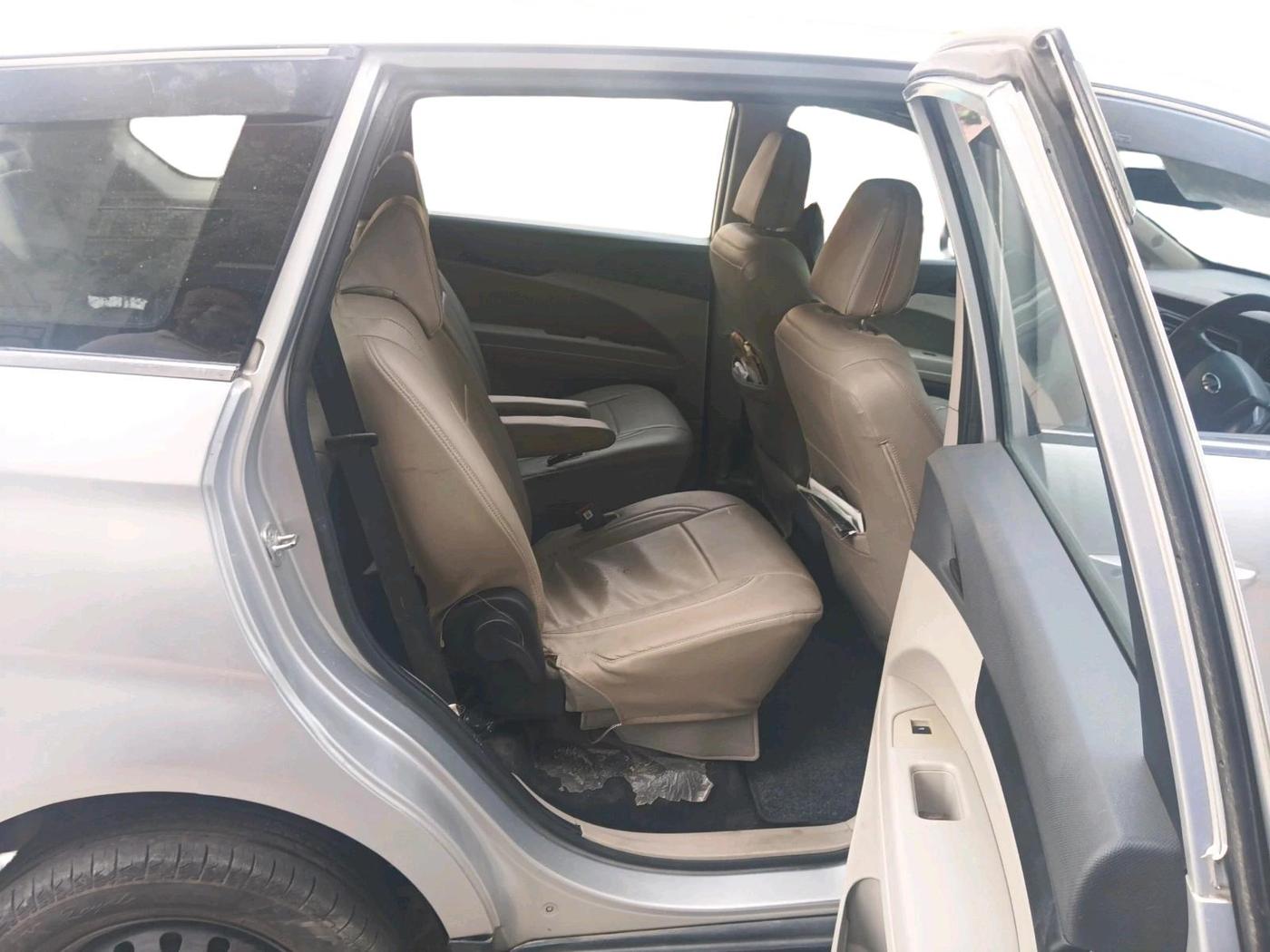 2019 Mahindra MARAZZO M4 7 STR, Diesel, Manual, 1,22,098 km, interior