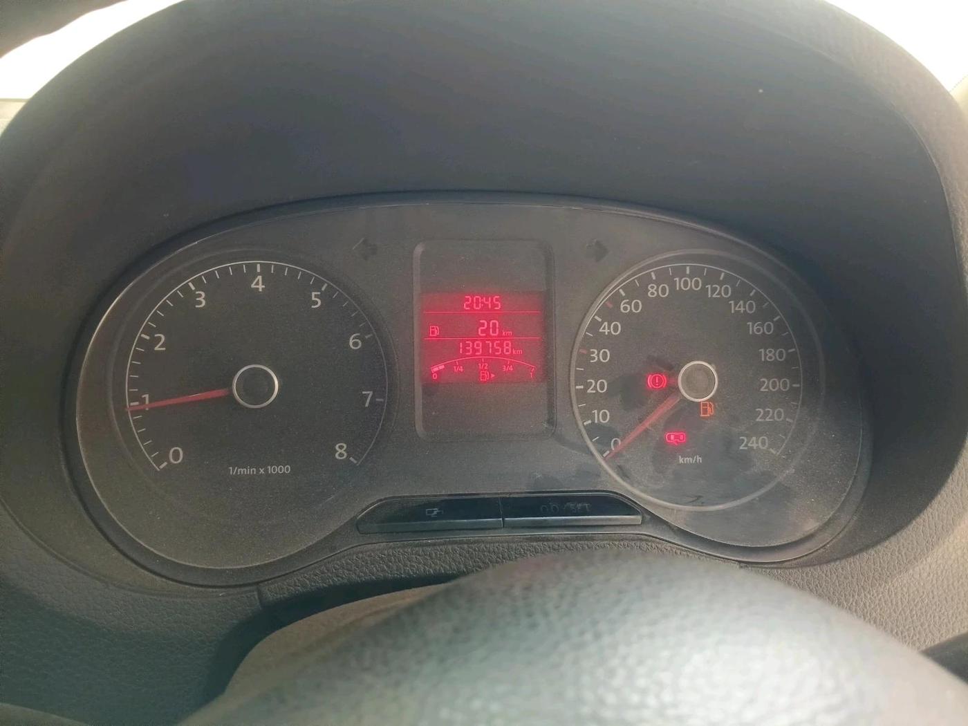 2011 Volkswagen Polo COMFORTLINE 1.2L PETROL, Petrol, Manual, 1,39,758 km, interior