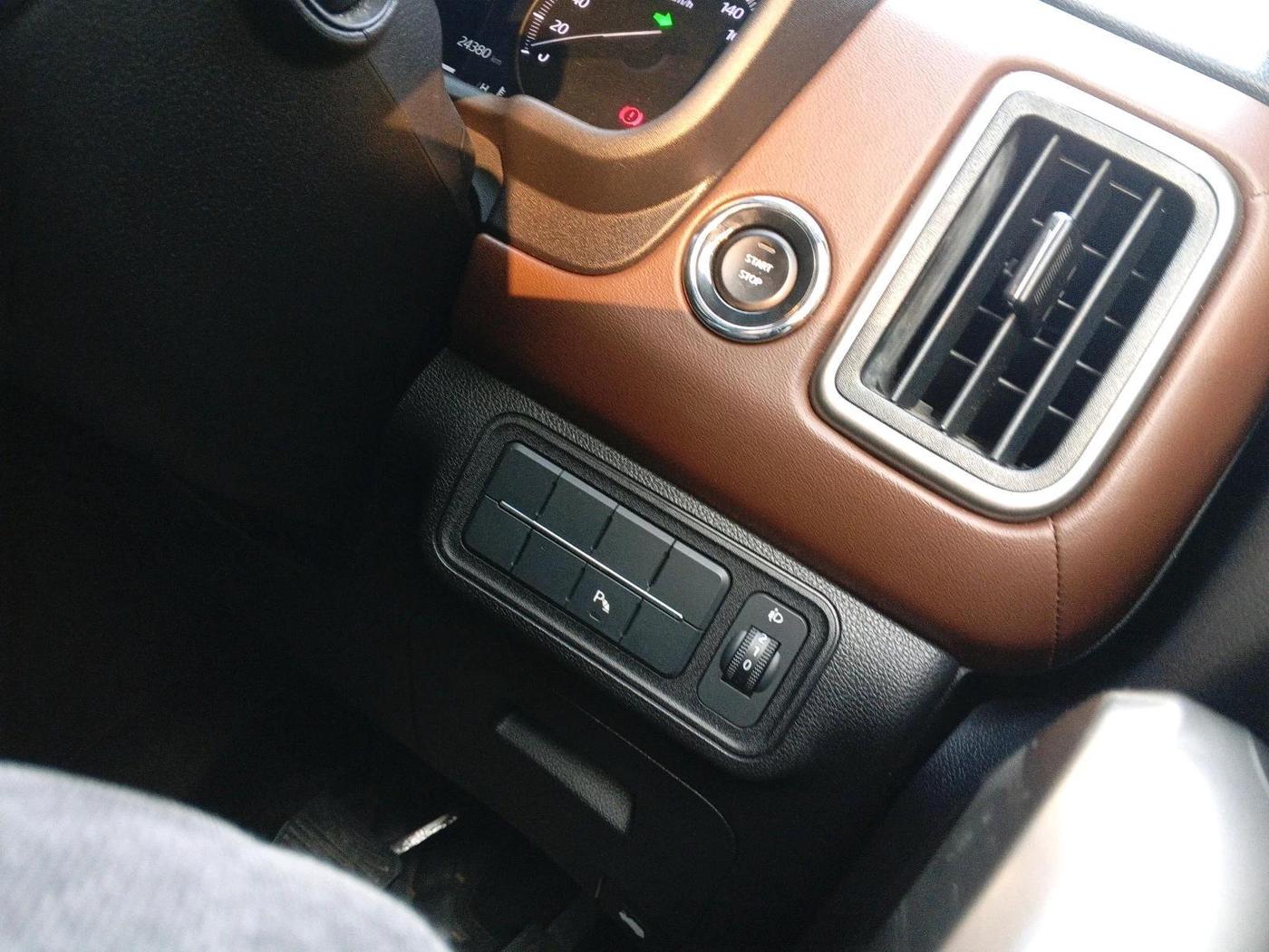 2024 Mahindra SCORPIO-N Z8 L PETROL AT 7 STR, Petrol, Automatic, 24,380 km, interior