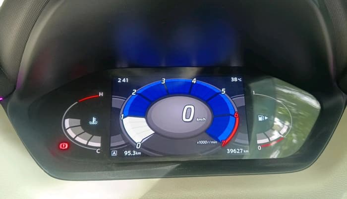 2022 Nissan MAGNITE XV MT, Petrol, Manual, 39,627 km, interior