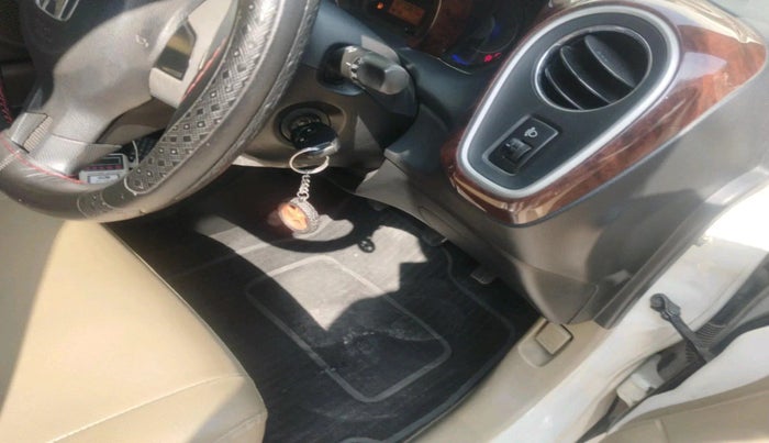 2014 Honda Mobilio 1.5L I-VTEC V, Petrol, Manual, 1,27,087 km, interior