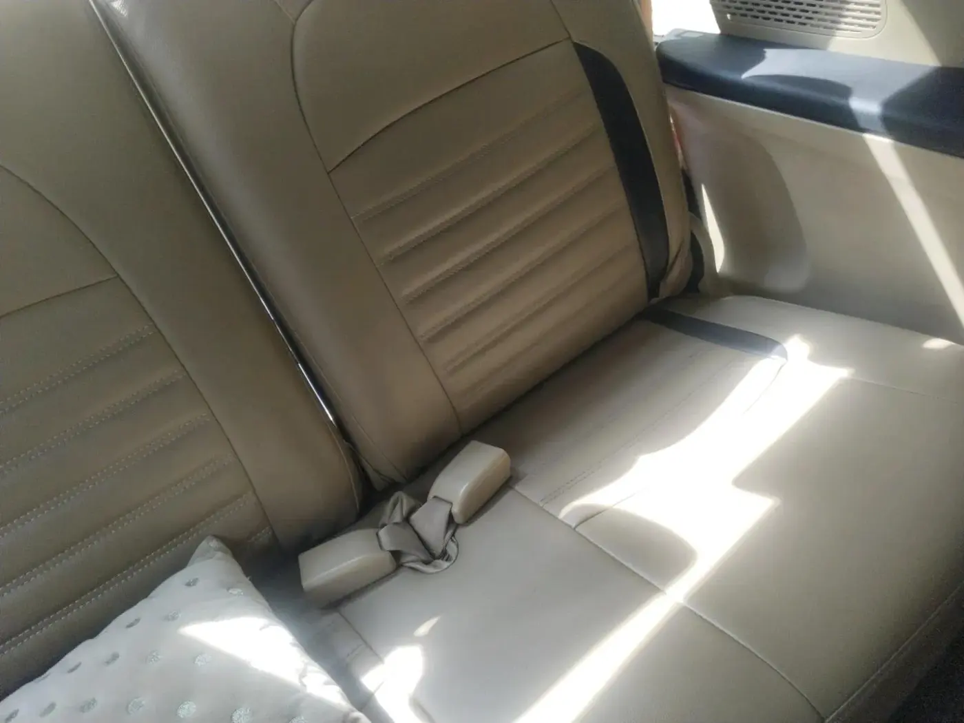 2014 Honda Mobilio 1.5L I-VTEC V, Petrol, Manual, 1,27,087 km, interior