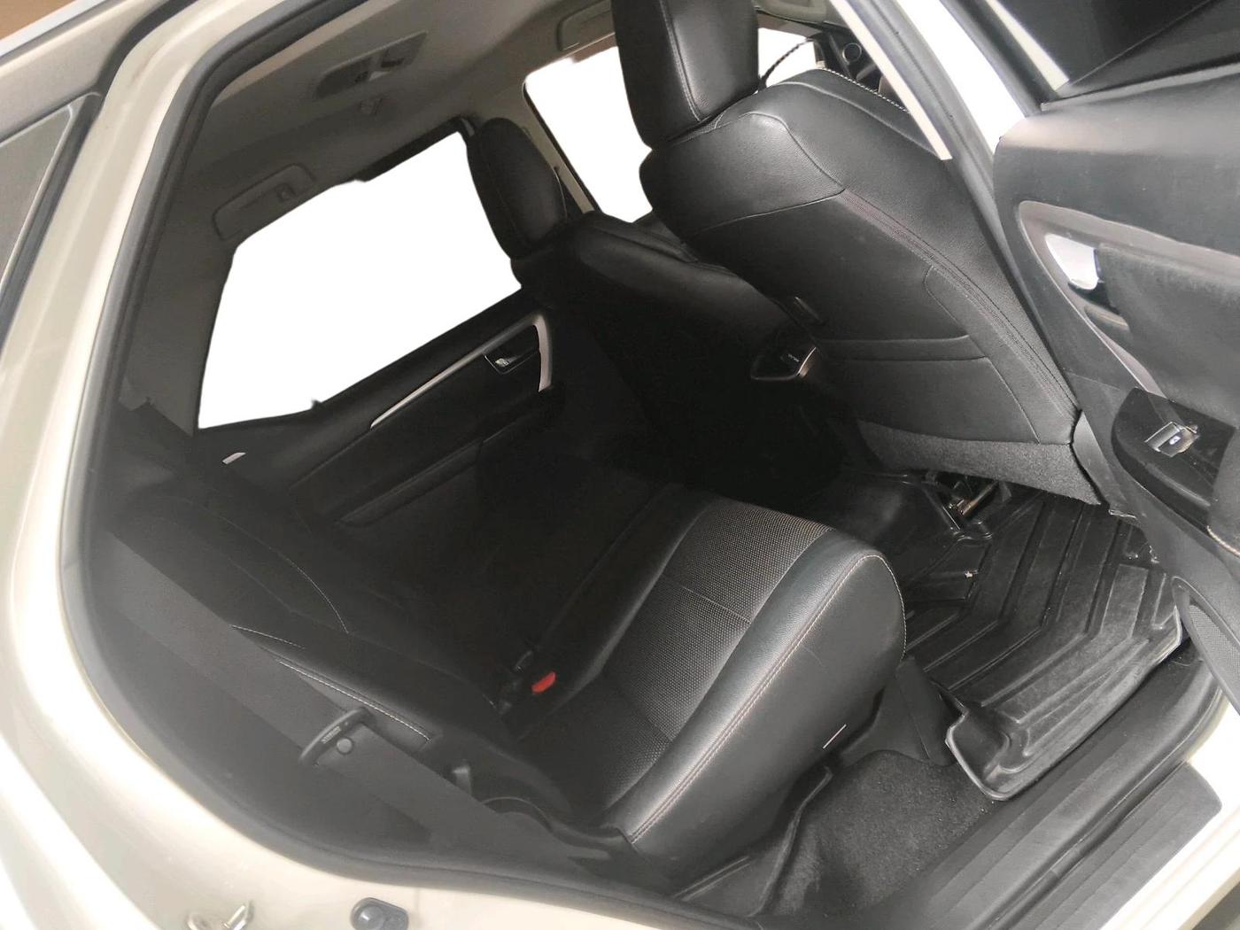 2023 Toyota Fortuner 4X2 AT 2.8 LEGENDER, Diesel, Automatic, 42,579 km, interior