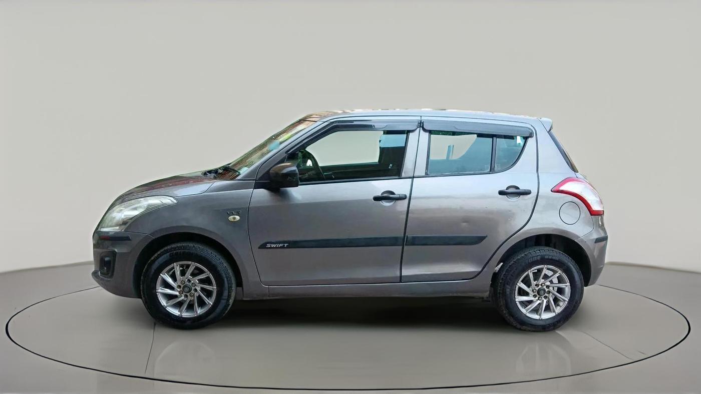 2016 Maruti Swift LXI (O), CNG, Manual, 81,736 km, exterior
