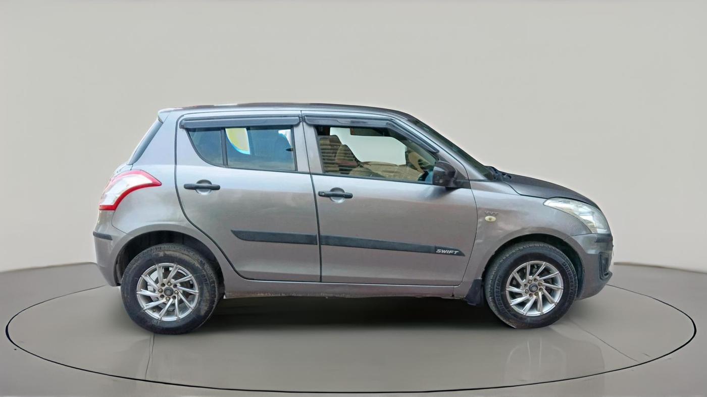 2016 Maruti Swift LXI (O), CNG, Manual, 81,736 km, exterior