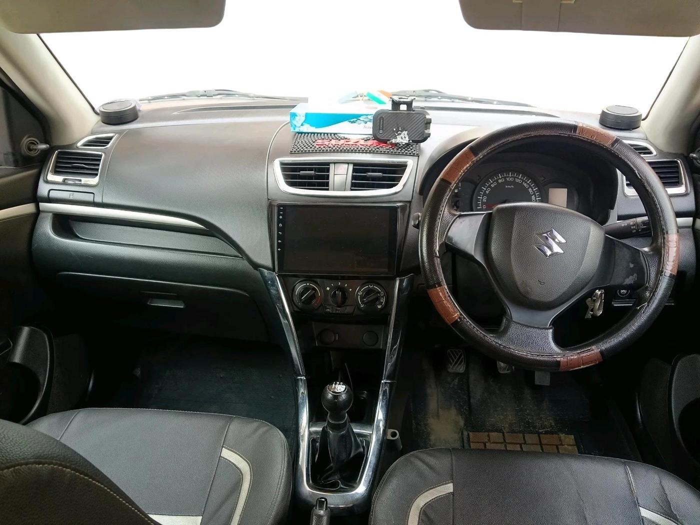 2016 Maruti Swift LXI (O), CNG, Manual, 81,736 km, interior