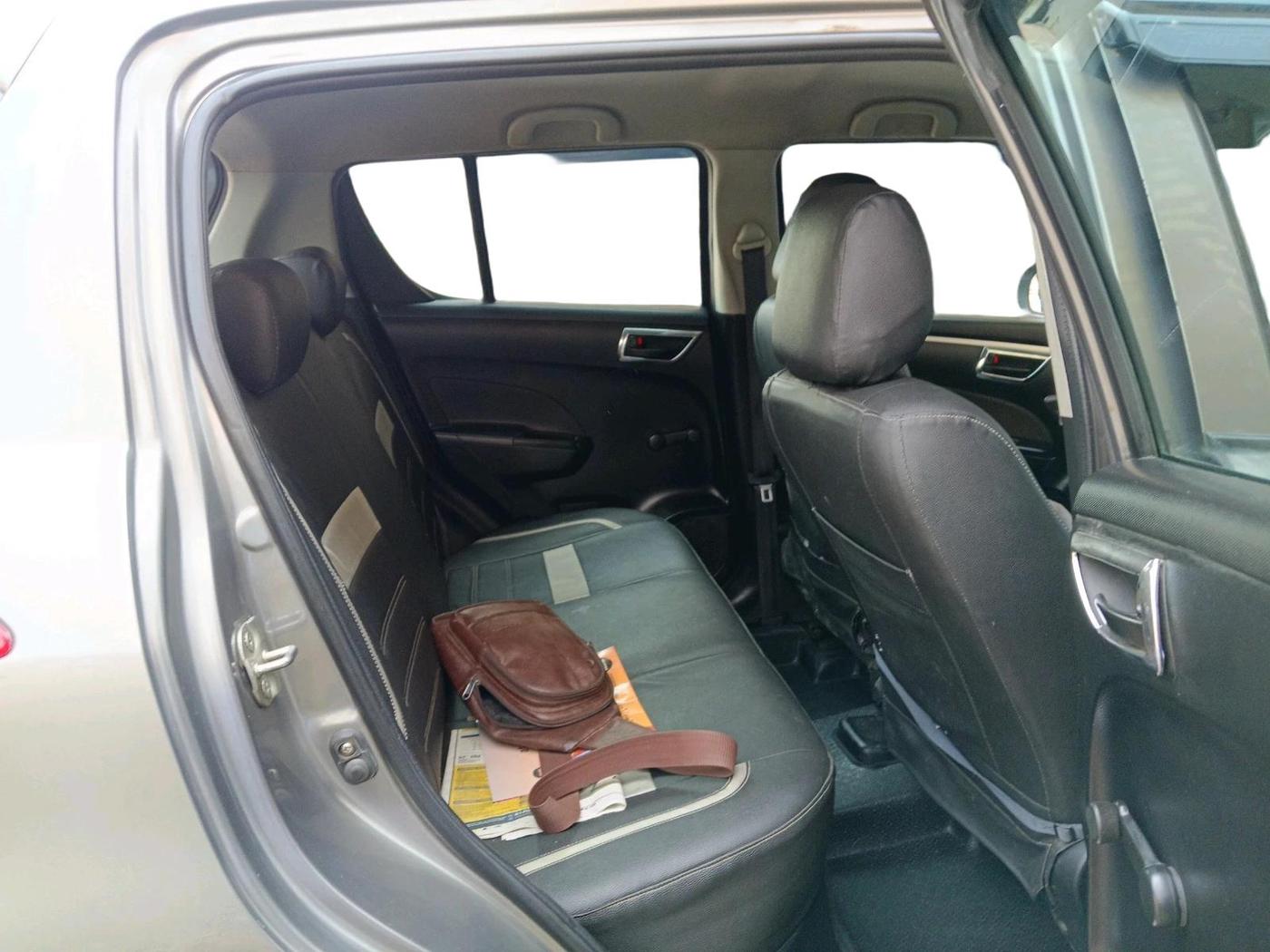 2016 Maruti Swift LXI (O), CNG, Manual, 81,736 km, interior