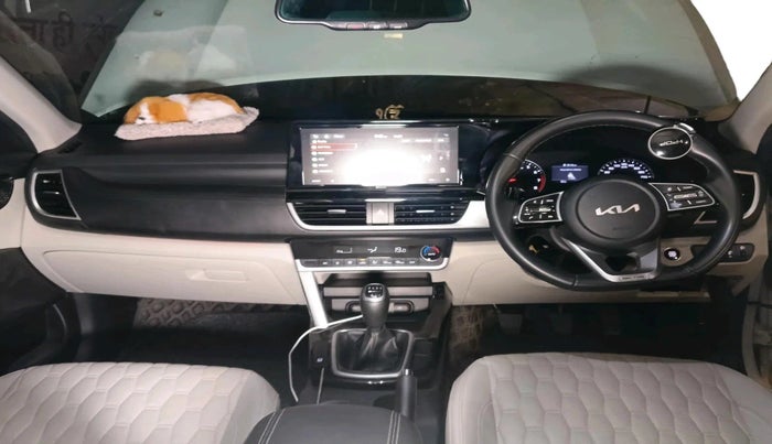 2021 KIA SELTOS HTX 1.5 PETROL, Petrol, Manual, 35,942 km, interior