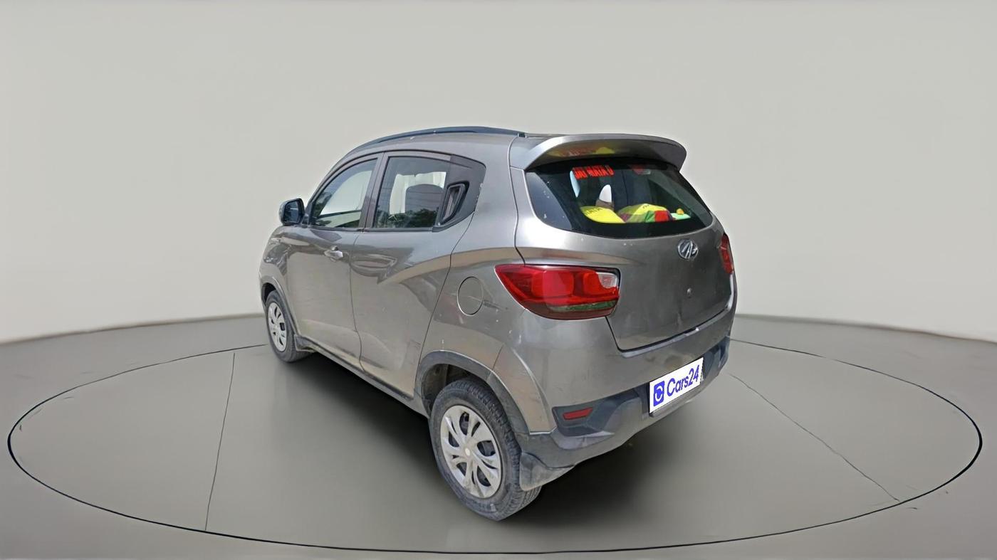 2016 Mahindra Kuv100 K4 6 STR, Petrol, Manual, 85,623 km, exterior