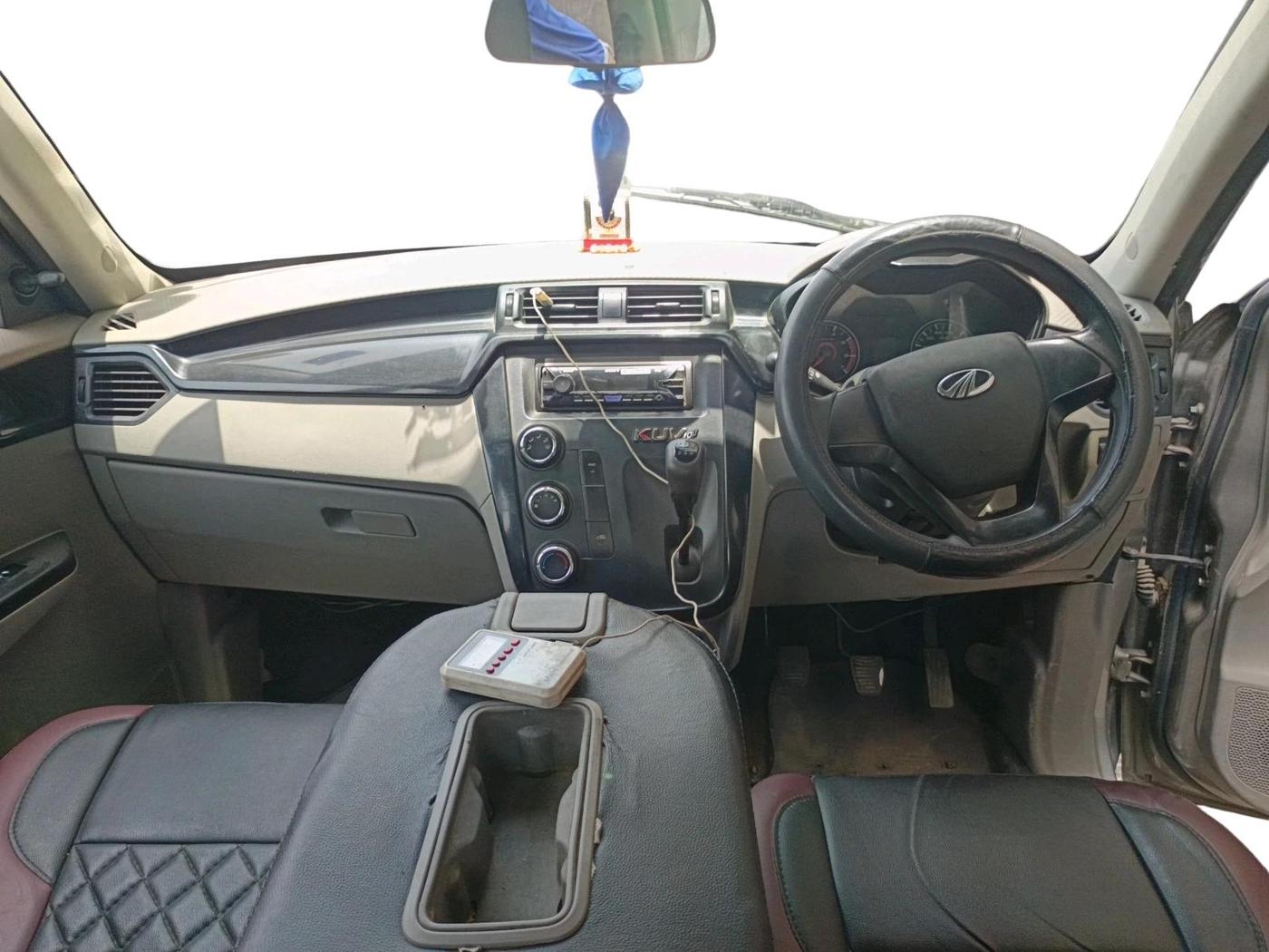 2016 Mahindra Kuv100 K4 6 STR, Petrol, Manual, 85,623 km, interior