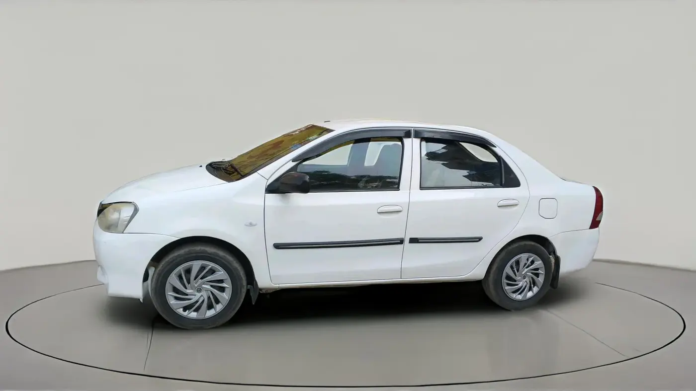 2014 Toyota Etios G, CNG, Manual, 95,128 km, exterior