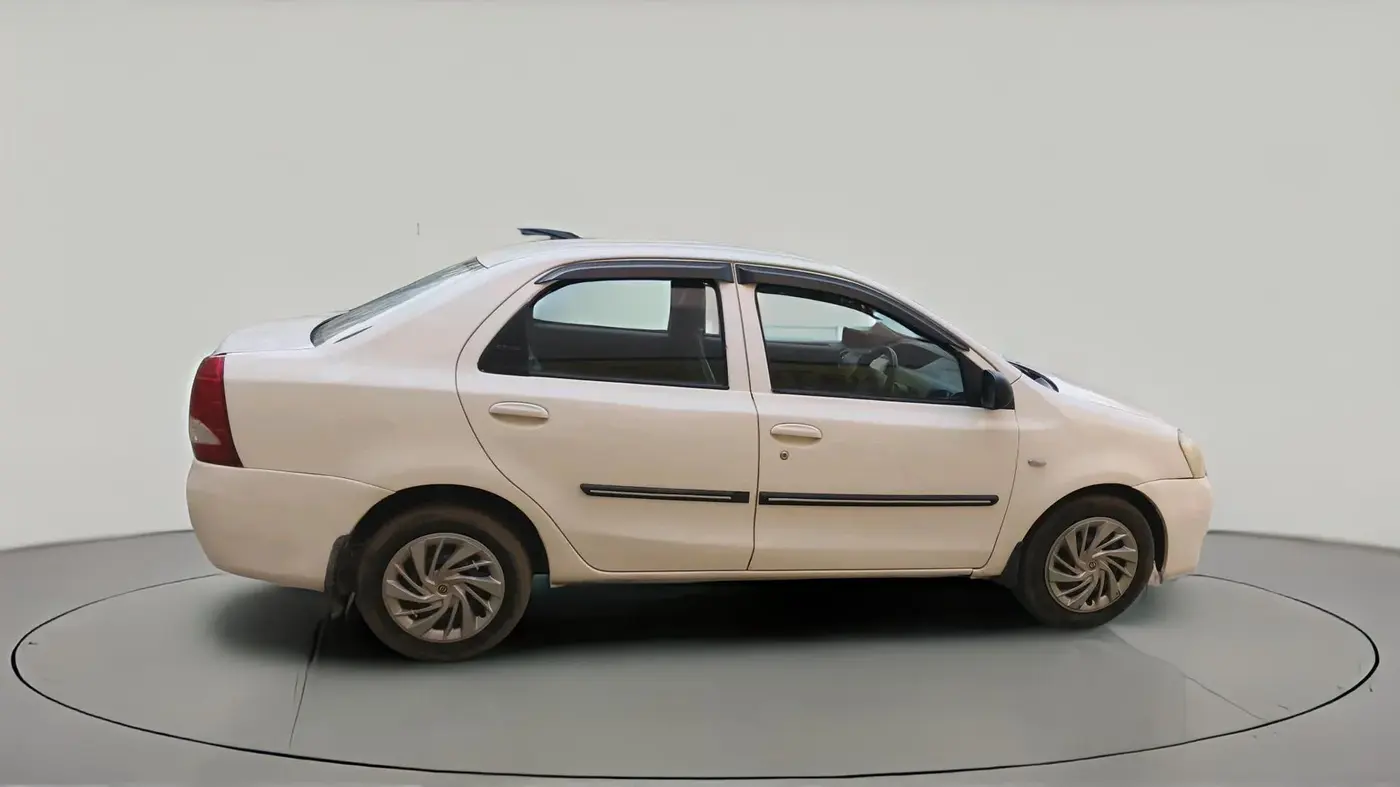 2014 Toyota Etios G, CNG, Manual, 95,128 km, exterior