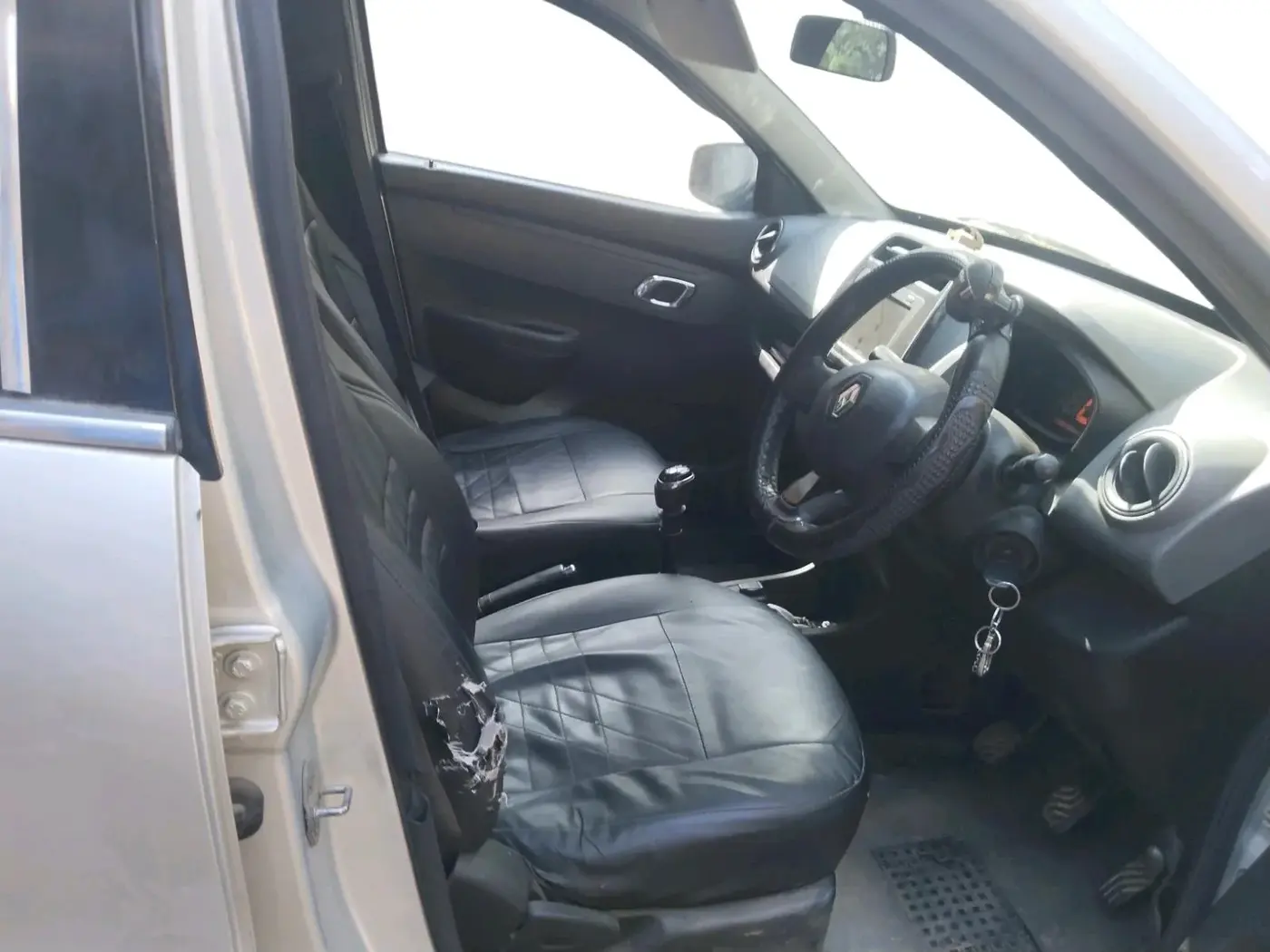2019 Renault Kwid RXT 0.8 (O), Petrol, Manual, 35,700 km, interior