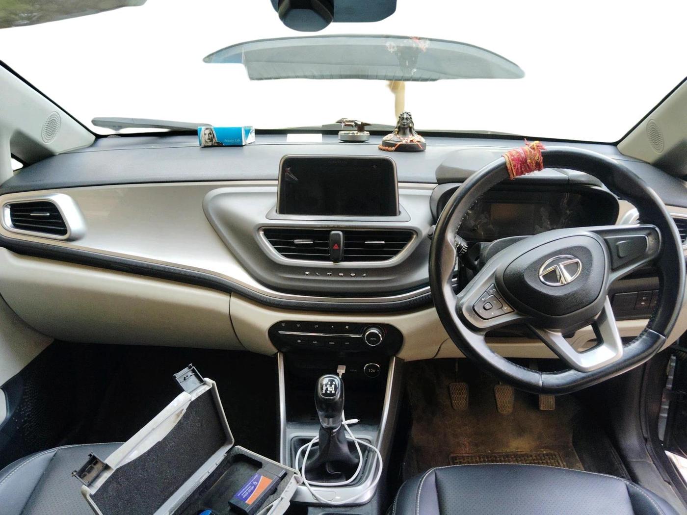 2023 Tata ALTROZ XZ PLUS O SUNROOF CNG, CNG, Manual, 94,428 km, interior
