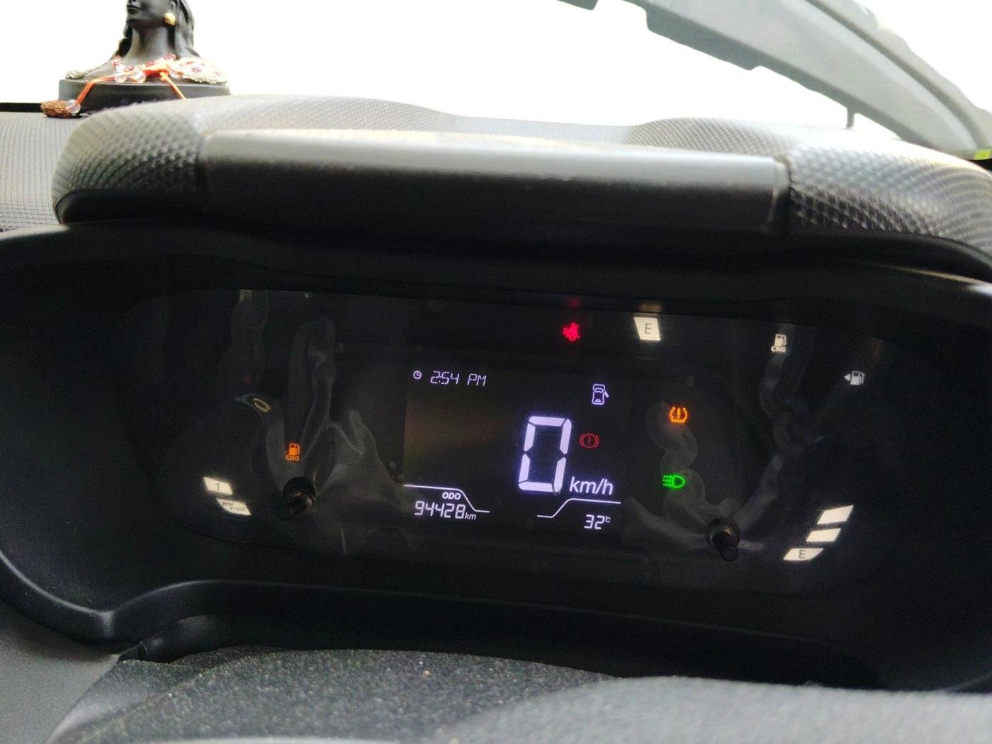 2023 Tata ALTROZ XZ PLUS O SUNROOF CNG, CNG, Manual, 94,428 km, interior