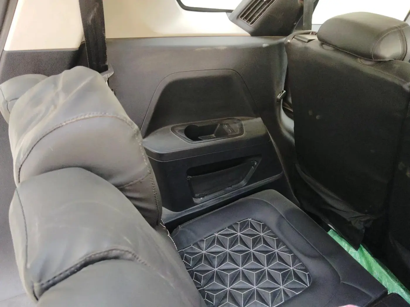 2022 Tata Safari XT, Diesel, Manual, 58,090 km, interior
