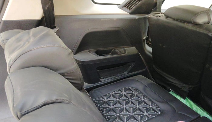 2022 Tata Safari XT, Diesel, Manual, 58,090 km, interior