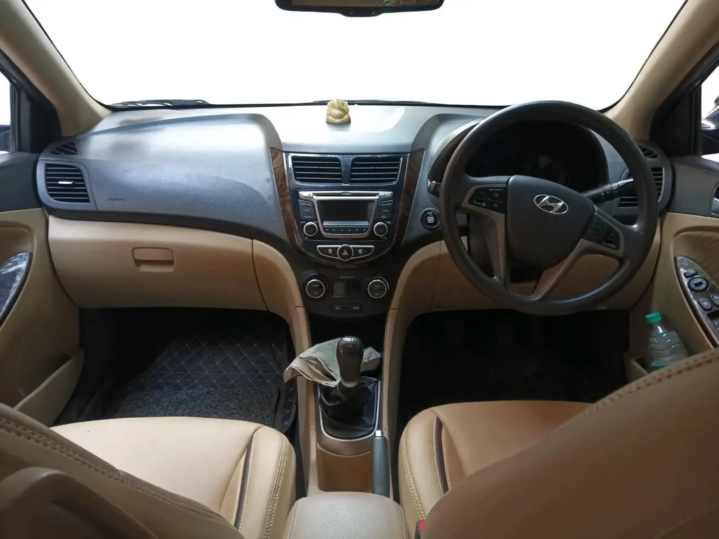 2015 Hyundai Verna FLUIDIC 4S 1.6 VTVT S(O), Petrol, Manual, 1,01,374 km, interior