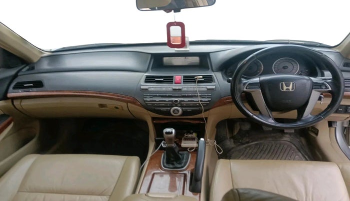 2011 Honda Accord 2.4L I-VTEC MT, Petrol, Manual, 88,684 km, interior
